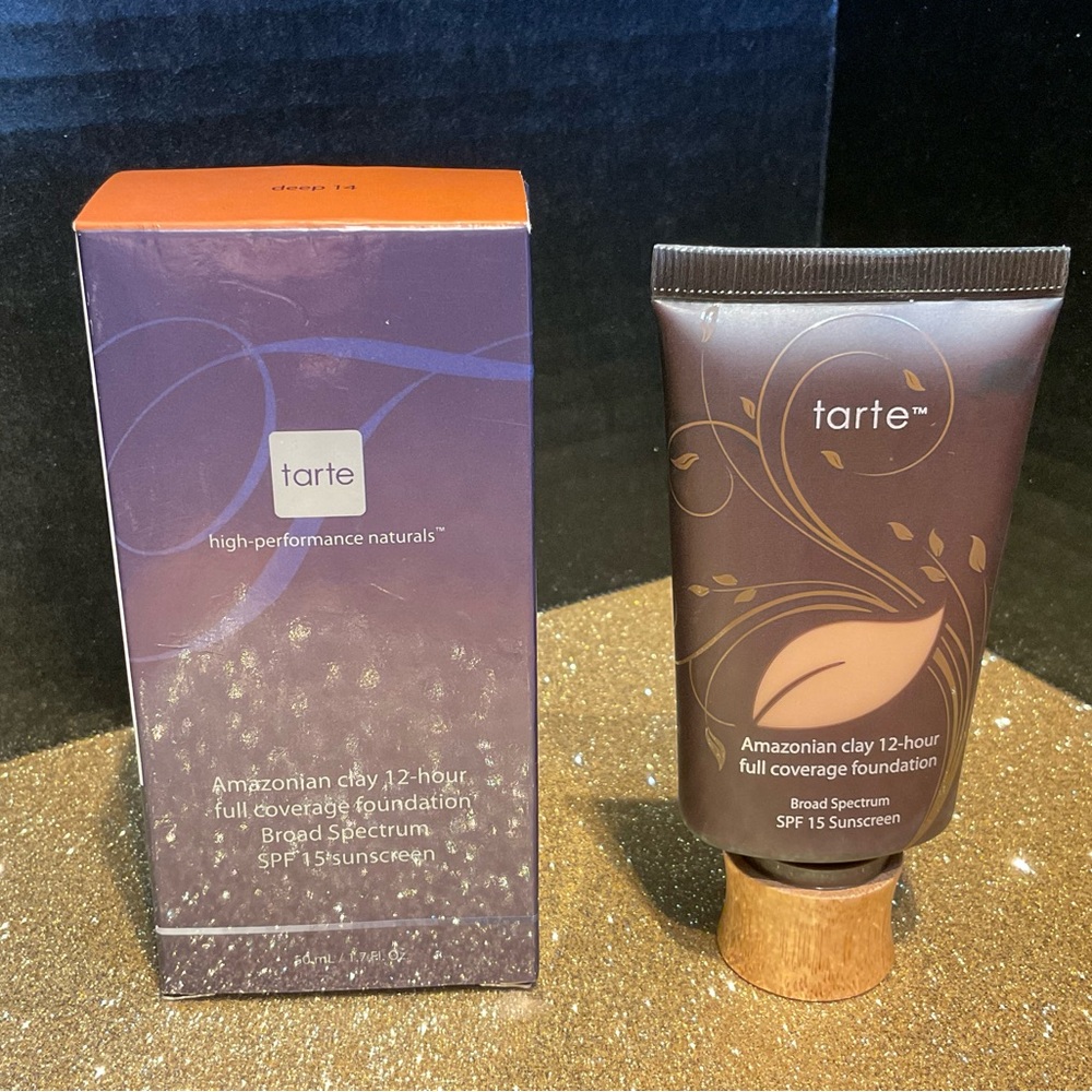 Tarte Amazonian Clay foundation in DEEP 14 - Picture 2 of 8